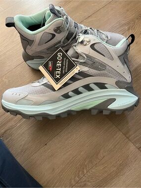New Merrell Woman’s Moab Speed 2 Gore-tex Hiking Boots Shoes Sneakers 8.5